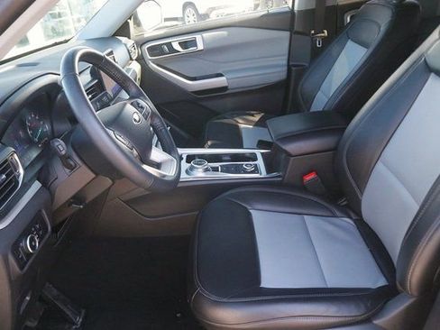 Used 2024 Ford Explorer XLT w/ Equipment Group 202A image 13