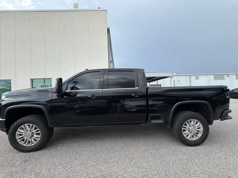 Used 2021 Chevrolet Silverado 2500 High Country w/ Z71 Off-Road Package AWD/4WD image 3