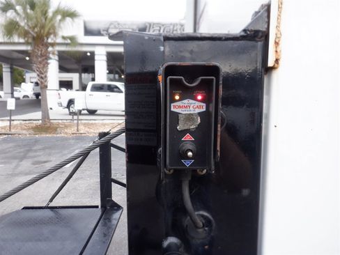 Used 2020 Chevrolet Express 3500 w/ Power Convenience Package image 5