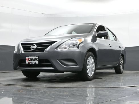 Used 2019 Nissan Versa SV FWD image 44