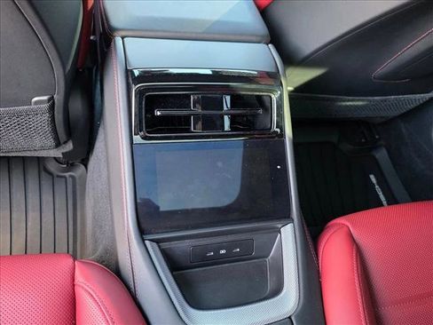 Used 2024 Porsche Panamera image 18