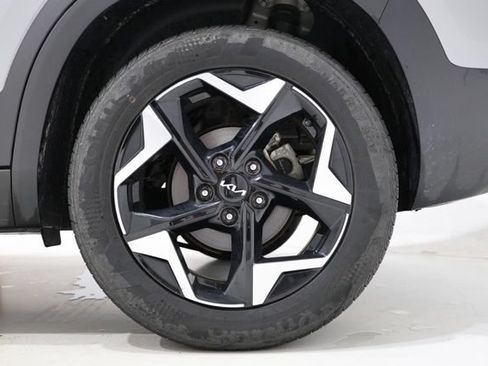 Used 2025 Kia Seltos S FWD image 11