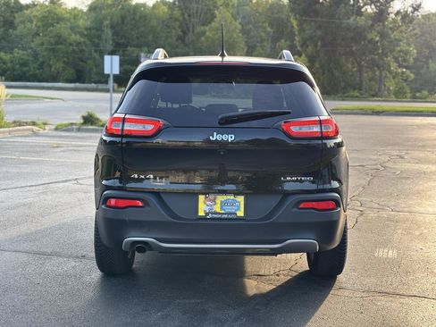 Used 2017 Jeep Cherokee Limited AWD/4WD image 7