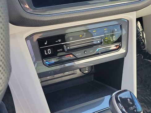 Certified 2022 Volkswagen Tiguan SE R-Line FWD image 24