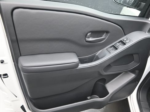 New 2026 Nissan Frontier S image 11