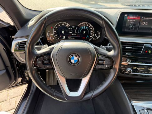 Used 2019 BMW 530e RWD image 28