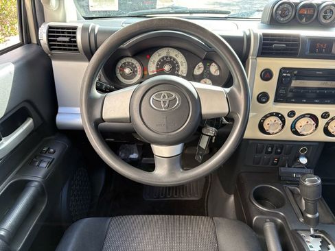 Used 2008 Toyota FJ Cruiser 4WD image 5