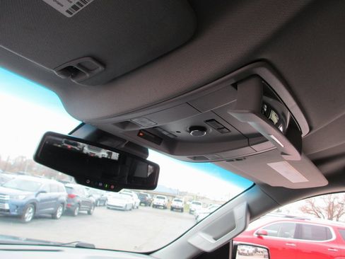 Used 2019 Chevrolet Tahoe LT w/ LT Signature Package image 30