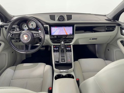 Certified 2024 Porsche Macan AWD/4WD image 17