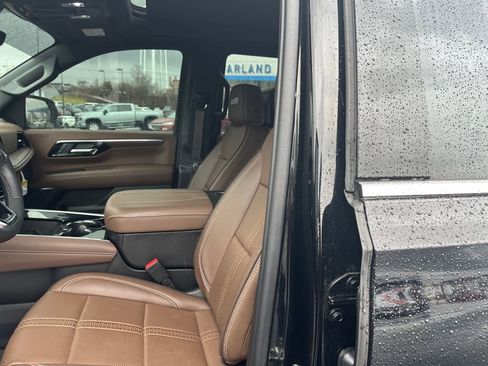 Used 2025 Chevrolet Tahoe High Country image 20