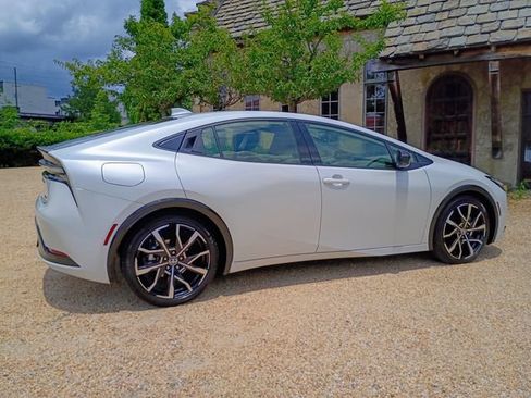 Used 2023 Toyota Prius Prime FWD image 14