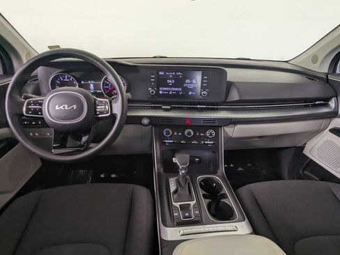 Used 2022 Kia Carnival LX FWD image 13