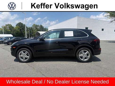 Used 2017 Porsche Cayenne S AWD/4WD image 2
