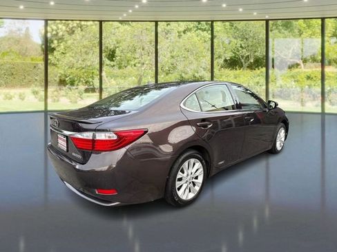 Used 2013 Lexus ES 300h w/ Luxury Pkg image 5
