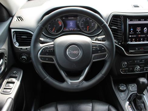 Used 2019 Jeep Cherokee Limited w/ Luxury Group AWD/4WD image 19