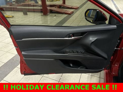 Used 2024 Toyota Camry SE image 30