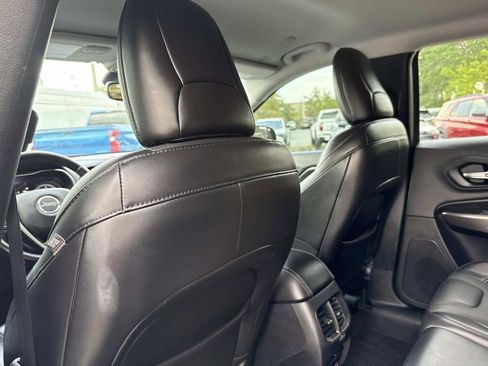 Used 2020 Jeep Cherokee Limited image 14