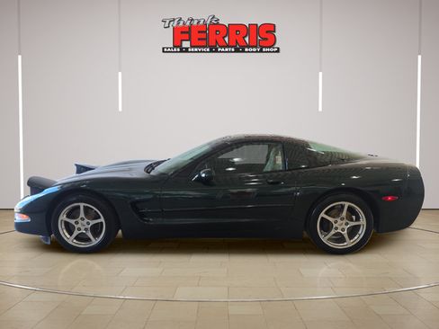 Used 2000 Chevrolet Corvette Coupe w/ Memory Pkg RWD image 2