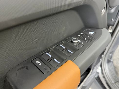 Used 2022 Land Rover Defender 110 X AWD/4WD image 13