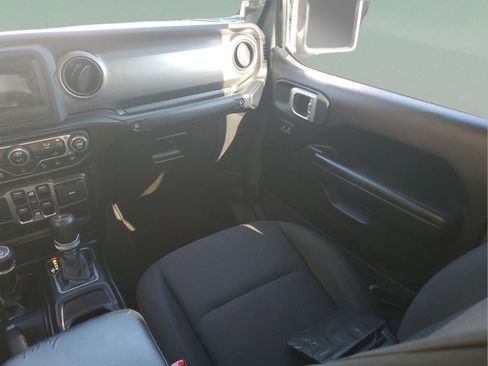 Certified 2020 Jeep Gladiator Sport w/ Quick Order Package 24S AWD/4WD image 10