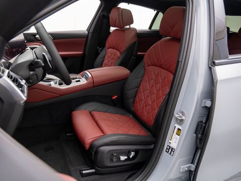 New 2026 BMW X6 xDrive40i w/ Executive Package image 15
