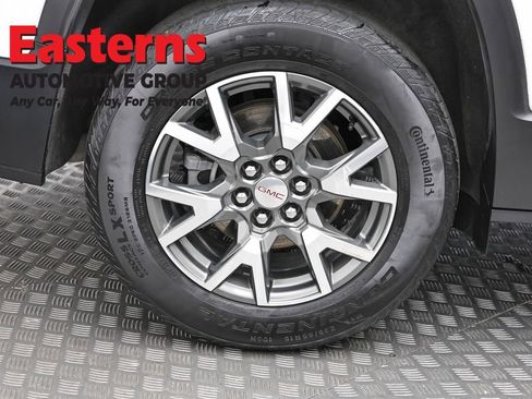 Used 2022 GMC Acadia SLE image 32