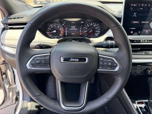 Used 2025 Jeep Compass Limited AWD/4WD image 20