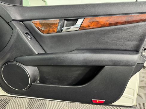 Used 2010 Mercedes-Benz C 300 Sedan image 39