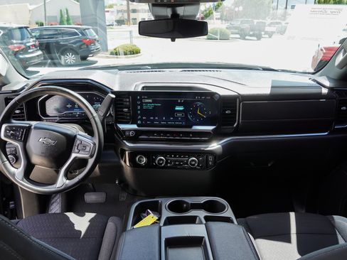 Used 2024 Chevrolet Silverado 1500 RST AWD/4WD image 31