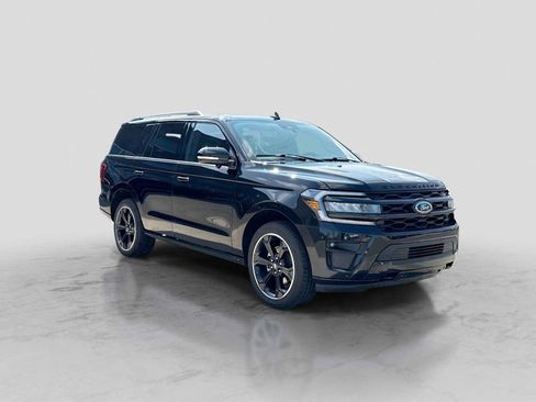 Used 2023 Ford Expedition Limited AWD/4WD image 8