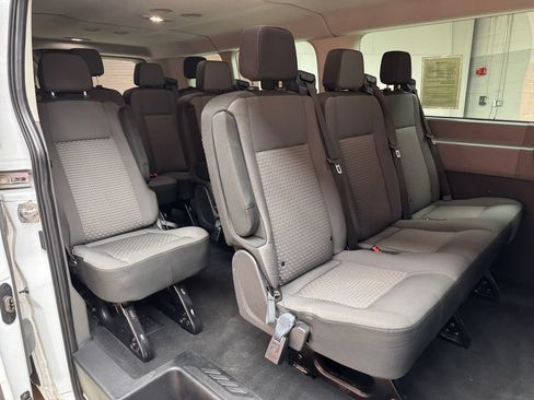 Used 2024 Ford Transit 350 XLT RWD image 27