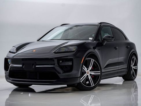 Certified 2025 Porsche Macan 4S Electric AWD/4WD image 1