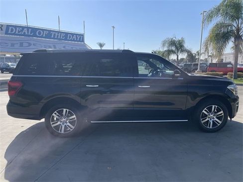 Used 2023 Ford Expedition Max Limited image 9