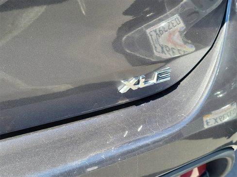 Used 2024 Toyota Highlander XLE image 24