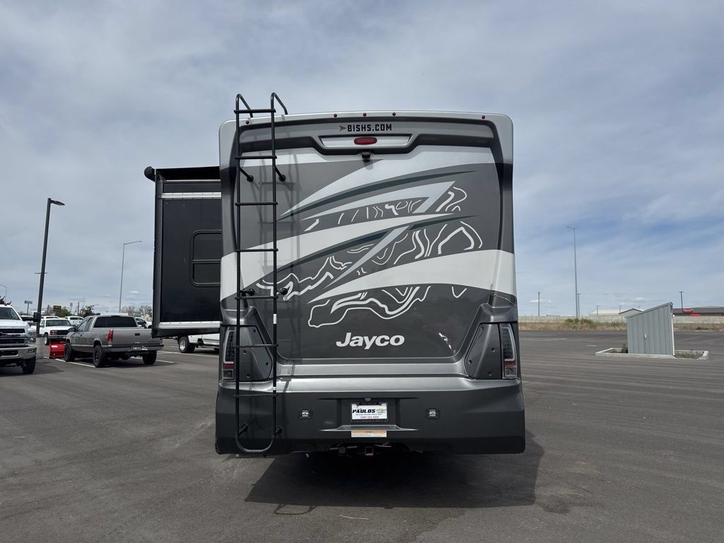 Used 2022 Ford F550 4x4 Regular Cab Super Duty w/ XLT Value Package image 5