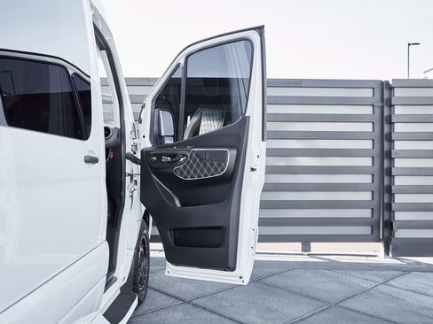 Used 2019 Mercedes-Benz Sprinter 144 image 28