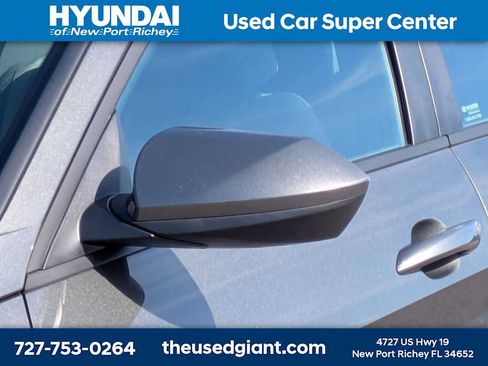 Certified 2025 Hyundai Elantra SE FWD image 11
