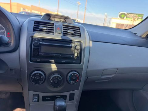 Used 2012 Toyota Corolla LE image 23