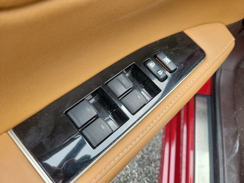 Used 2016 Lexus ES 350 w/ Luxury Package w/Wood Trim FWD image 18