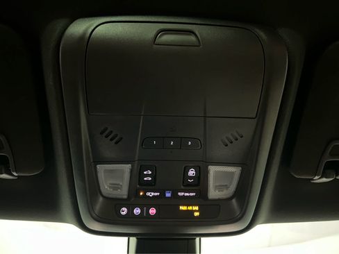 Used 2017 Cadillac XT5 Luxury w/ Driver Awareness Package AWD/4WD image 15
