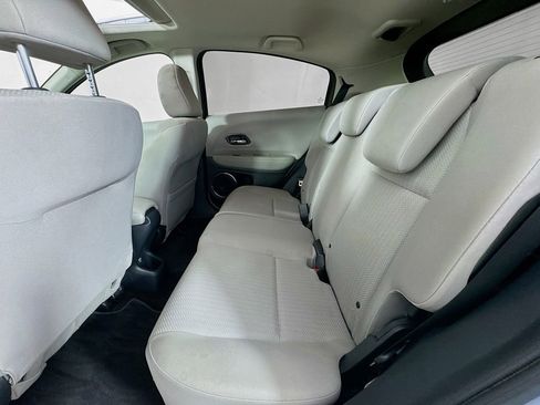 Used 2018 Honda HR-V EX image 32