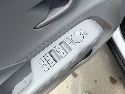 New 2026 Hyundai Kona SE FWD image 15