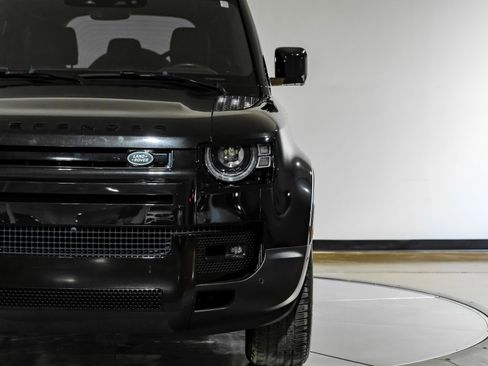 Used 2023 Land Rover Defender 110 SE image 49