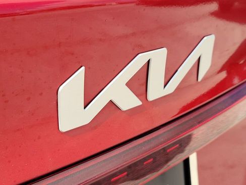 Used 2023 Kia Forte LXS w/ LXS Technology Package FWD image 8