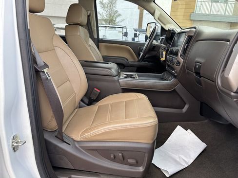 Used 2017 GMC Sierra 2500 Denali w/ Duramax Plus Package image 15