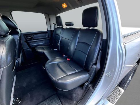 Used 2018 RAM 2500 Tradesman w/ Chrome Appearance Group AWD/4WD image 25