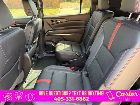 Used 2025 Chevrolet Traverse RS image 24