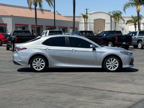 Used 2022 Toyota Camry LE w/ Carpet Mat Package (TMS) FWD image 4