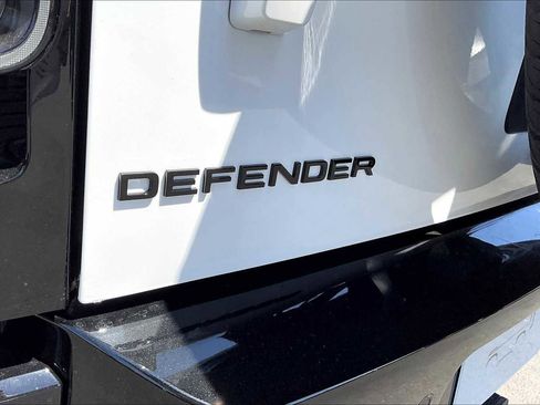 New 2025 Land Rover Defender 90 V8 image 26