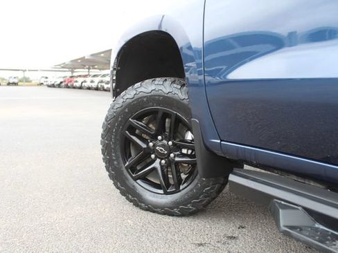 Used 2020 Chevrolet Silverado 1500 LT Trail Boss AWD/4WD image 11